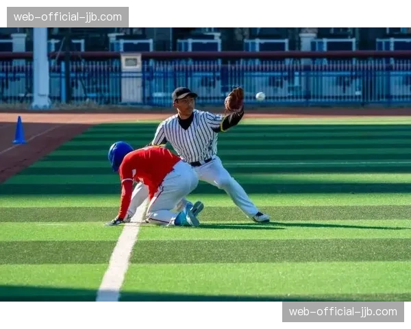 奔跑吧·少年2026“历城棒垒”城市联赛(U15组)在华山中学正式开赛 奔跑吧·少年2026“历城棒垒”城市联赛(U15组)在华山中学正式开赛