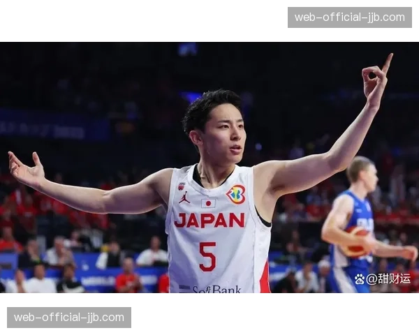 日本球员河村勇辉在NBAG联赛连续两场抢下18个篮板,引发国际关注 日本球员河村勇辉在NBAG联赛连续两场抢下18个篮板,引发国际关注