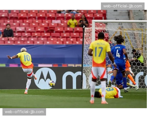 世界橄榄球联合会试验新规：2026年U20世界杯将测试“橙牌20分钟罚时”制度